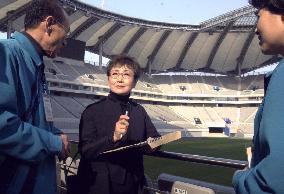 Singer Kato visits Seoul World Cup stadium